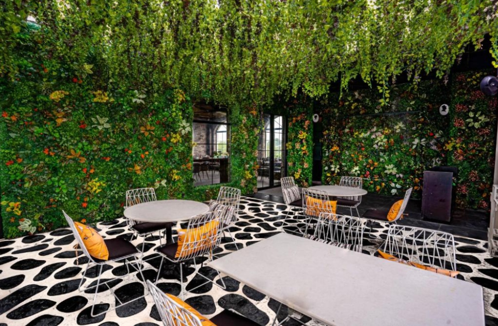 Green Outdoor Seating